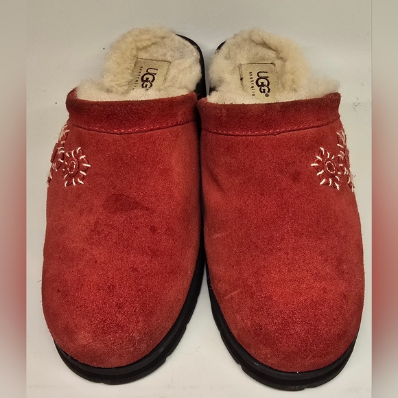 UGG Red Suede Mules with Embroidery Women's 7 - Picture 4 of 8